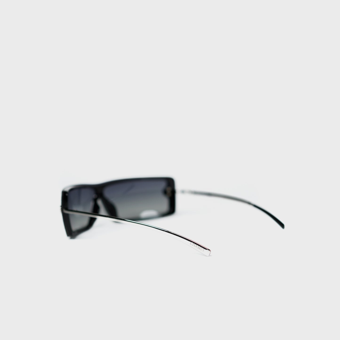 Lunette de soleil Chanel 2000 par Karl Lagerfeld