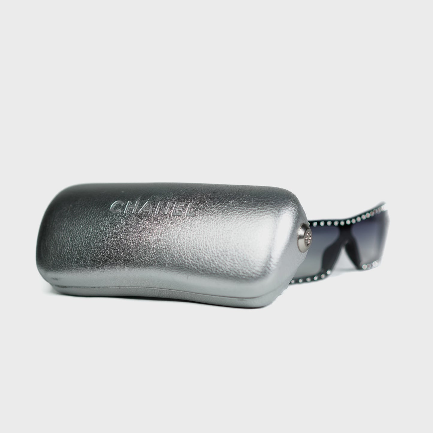 Lunette de soleil Chanel 2000 par Karl Lagerfeld