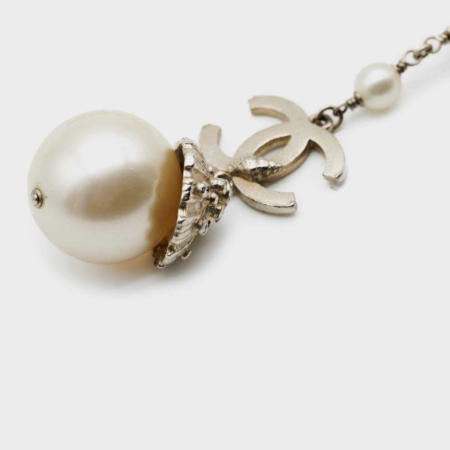 Collier Coquillage Chanel Pre-Fall 2005 par Karl Lagerfeld