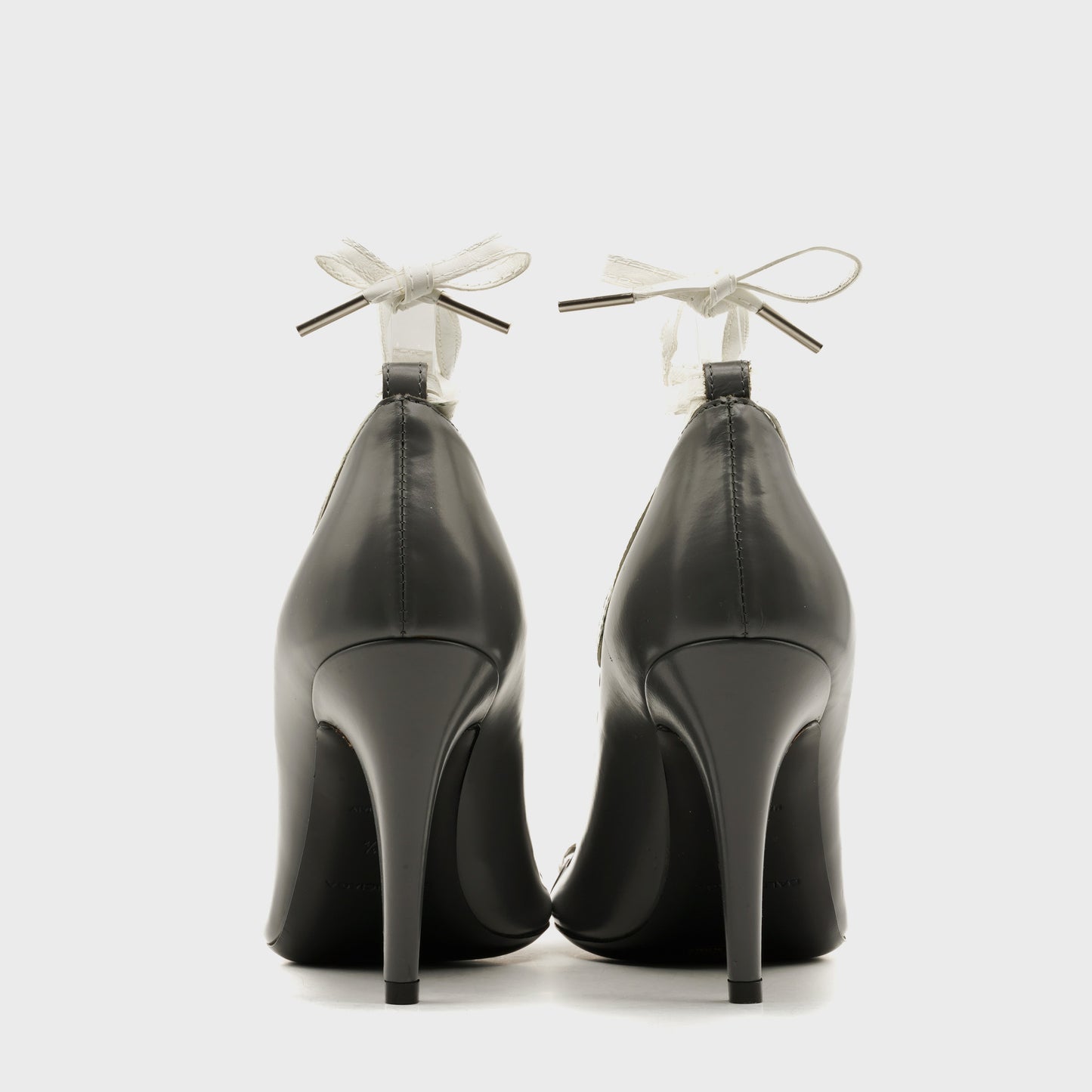 Escarpins à laçage FW 2012 par Nicolas Ghesquière