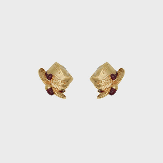 Pair of Chloé 1980 gold clips by Karl Lagerfeld