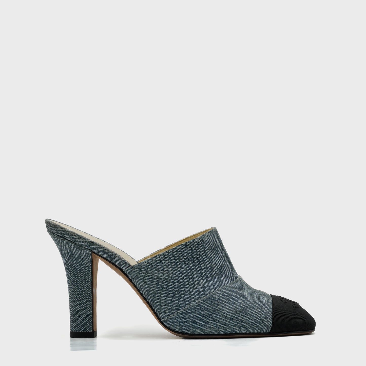 Mules Denim Chanel SS 2017 par Karl Lagerfeld