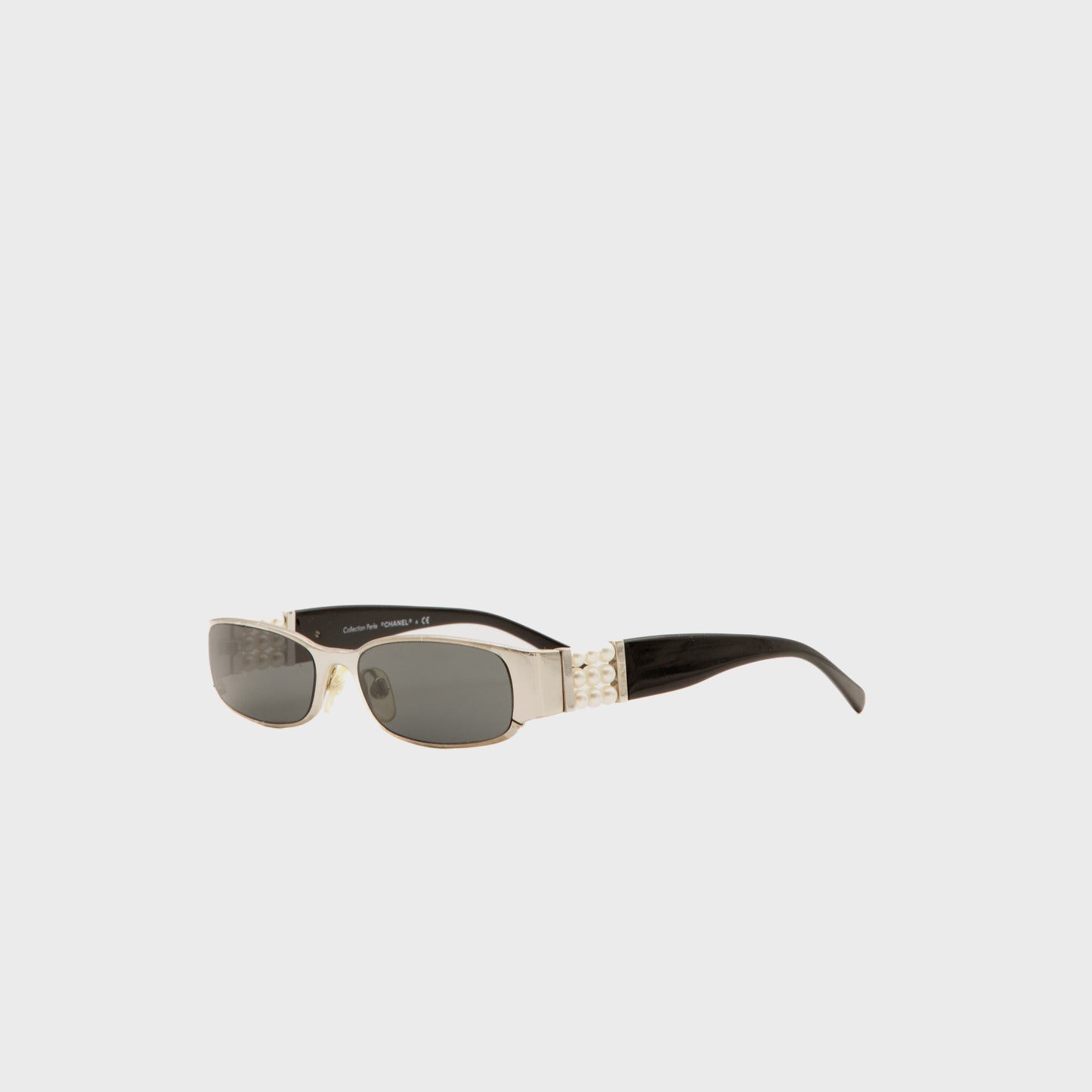 Lunette de soleil Perle Chanel 2000 par Karl Lagerfeld