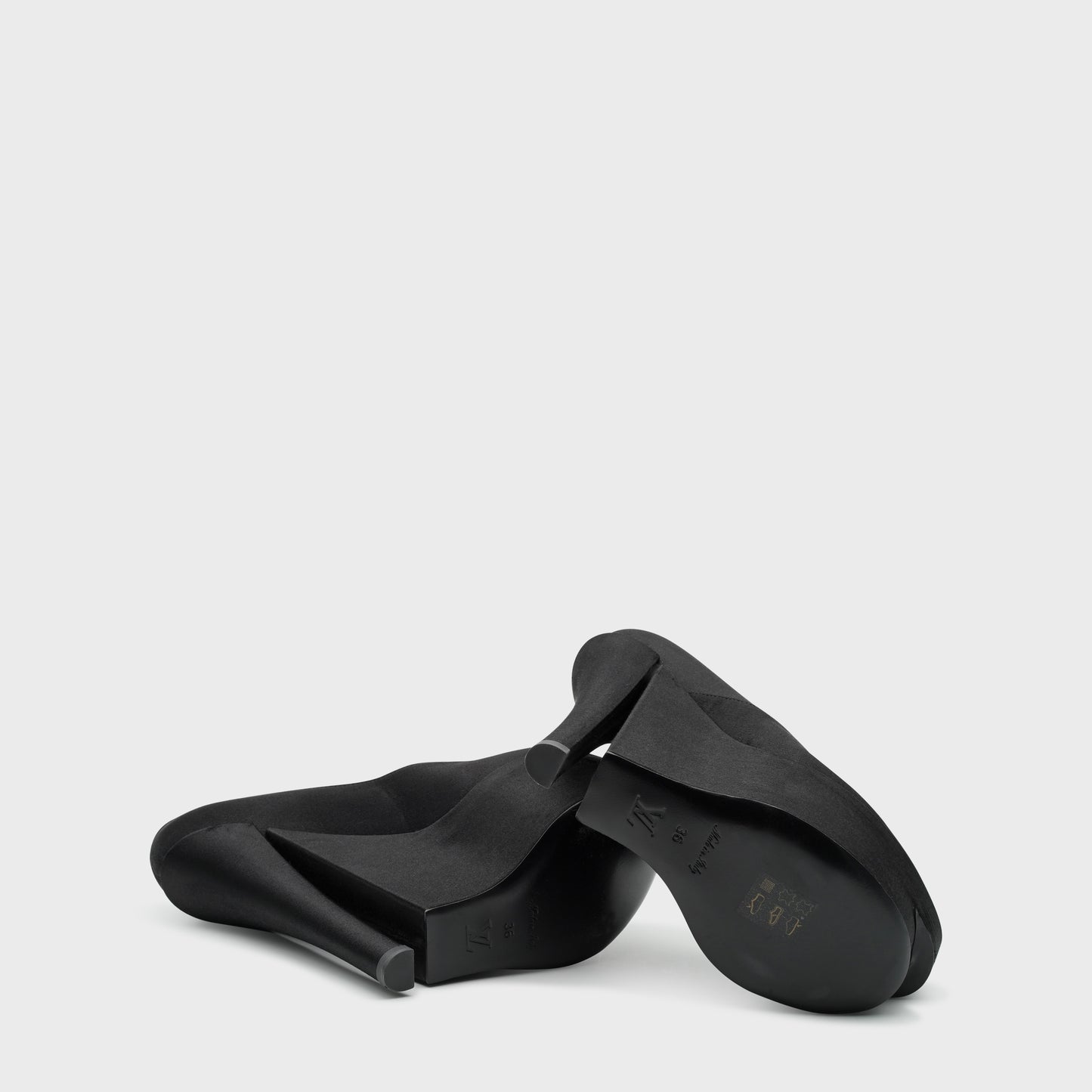 Escarpin Satin Noir Louis Vuitton FW 2008 par Marc Jacobs
