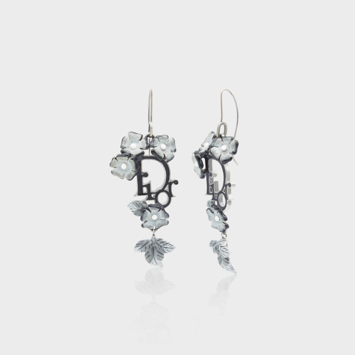 Boucles d'oreille Laque Noir Christian Dior 2000 par John Galliano