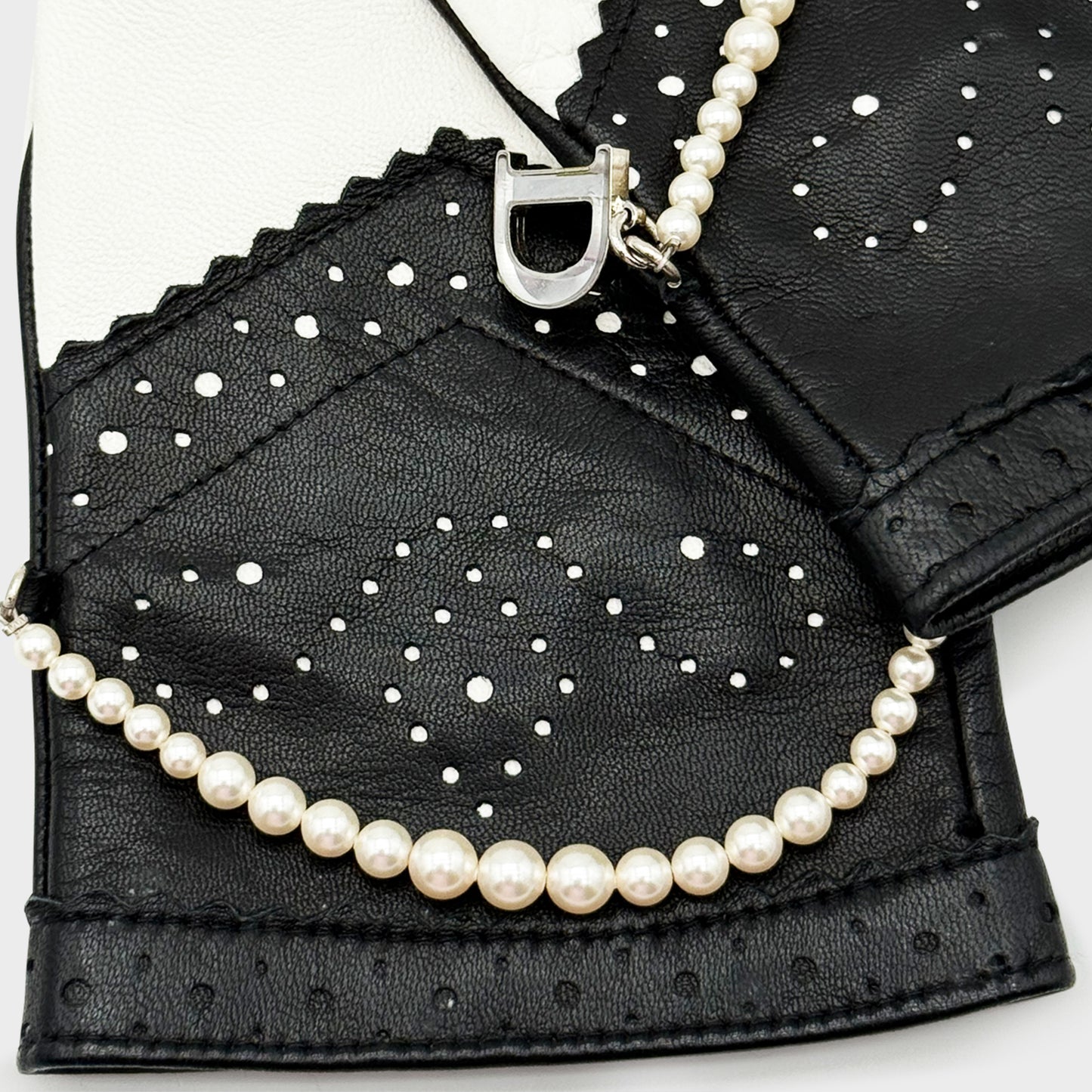 Gants Noir & Blanc Christian Dior SS 2004 par John Galliano