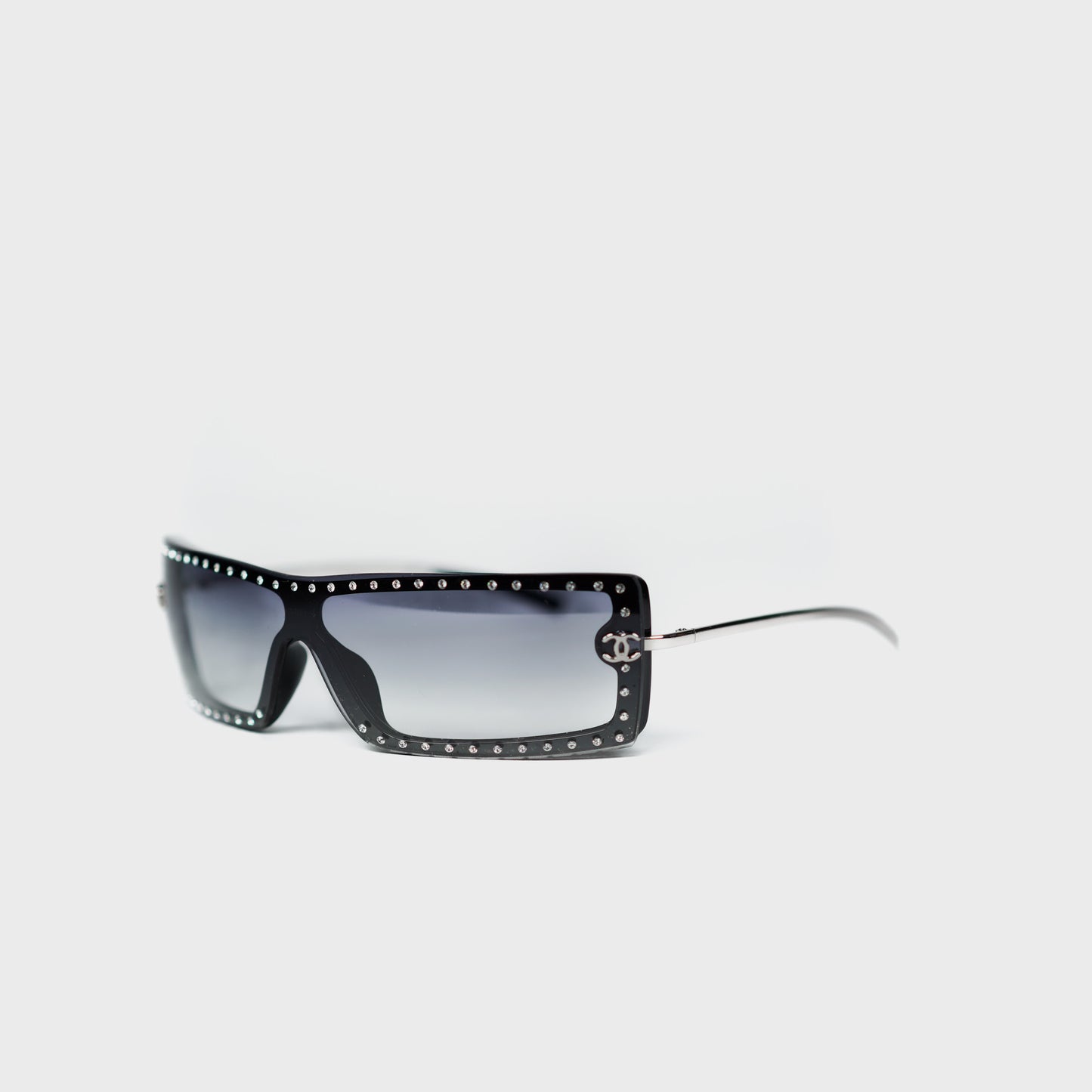 Chanel lunette de soleil 00's par Karl Lagerfeld