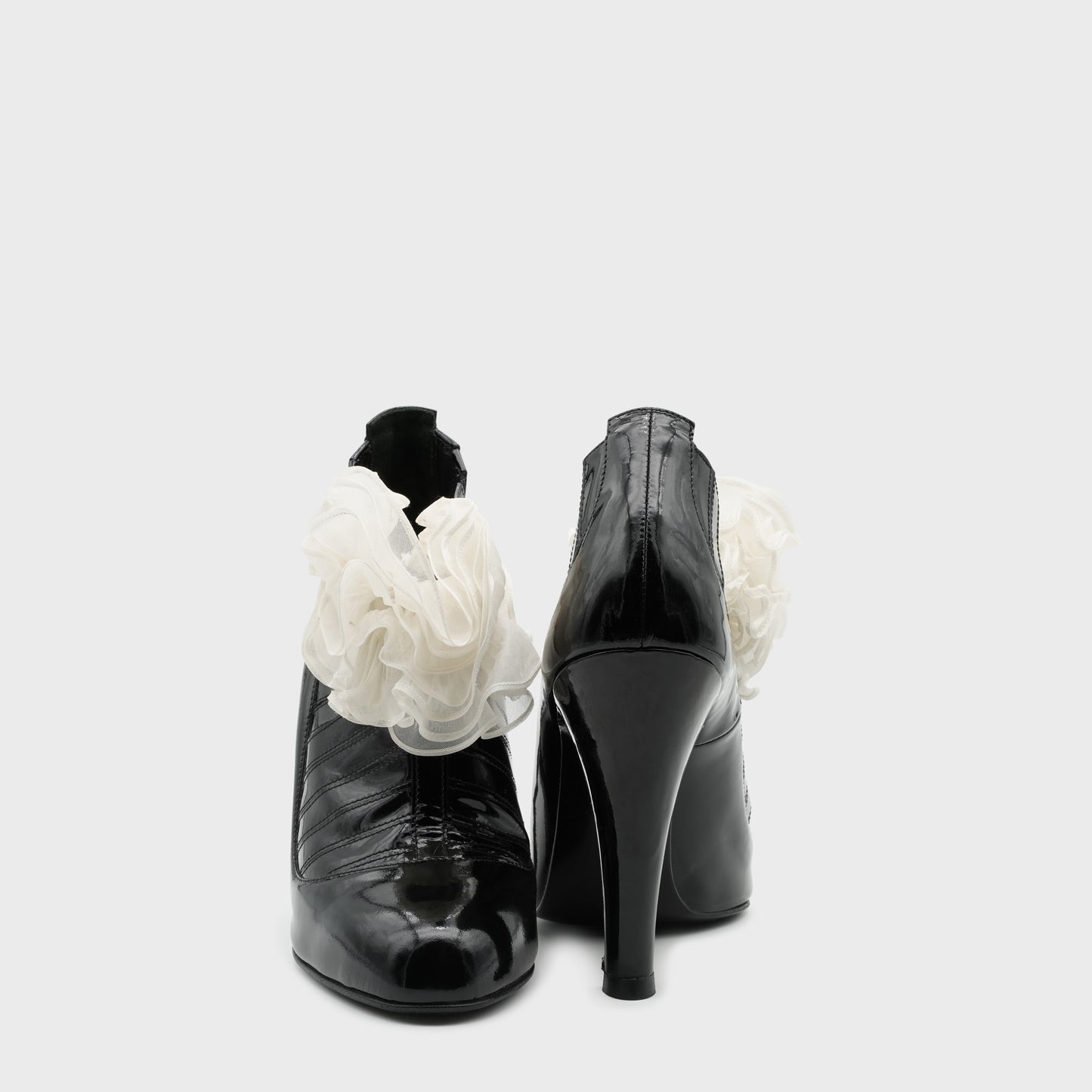 Chanel 2018 Black &amp; White Pumps by Karl Lagerfeld