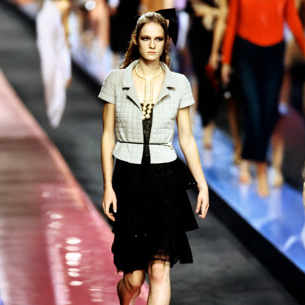 Set Beige Corset Chanel SS 2000 par Karl Lagerfeld