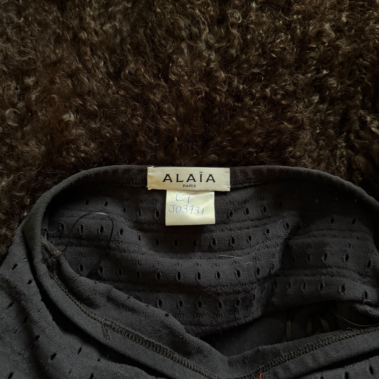 Robe Bleu Nuit Alaïa SS 2022 par Pieter Mulier