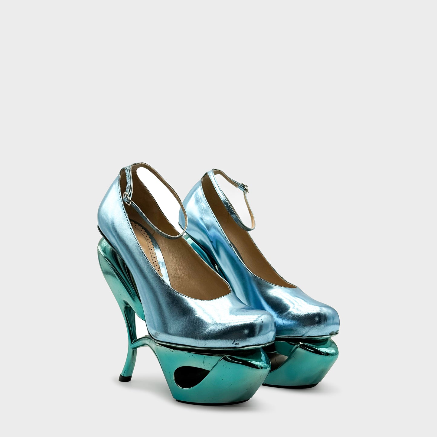 Escarpin Bleu Galliano SS 2009 par John Galliano