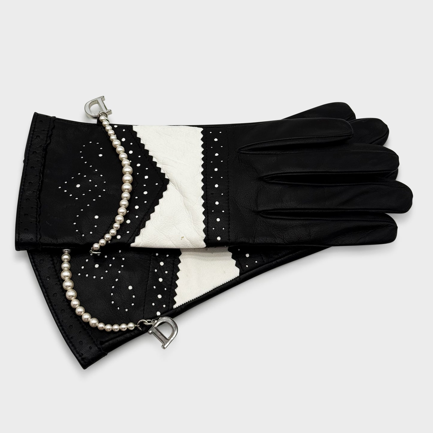 Gants Noir & Blanc Christian Dior SS 2004 par John Galliano